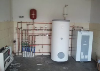 Maszynownia - Vaillant geoTherm w trakcie montażu